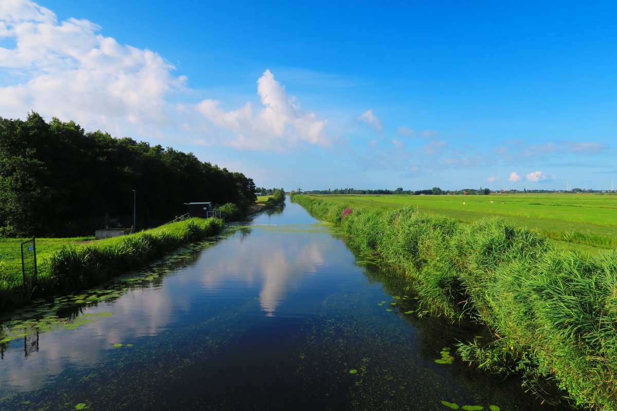 watergang in polder