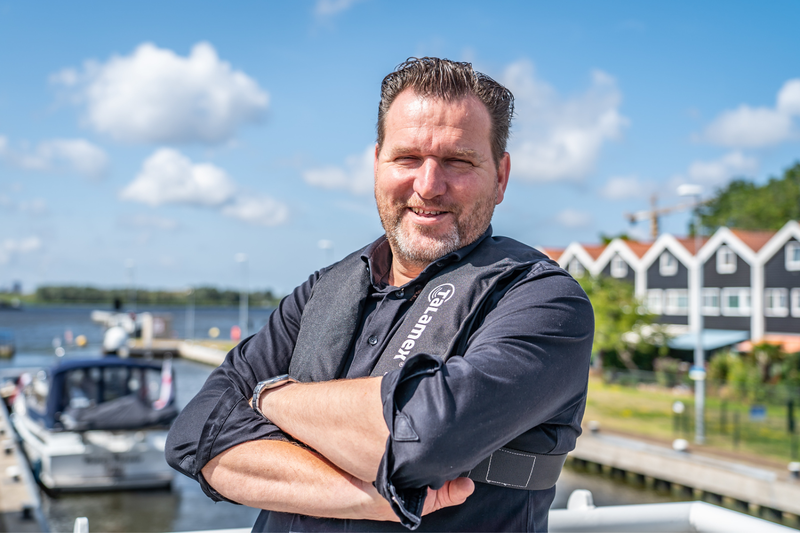 Jan Willem voor de lens Spaarndam (4)