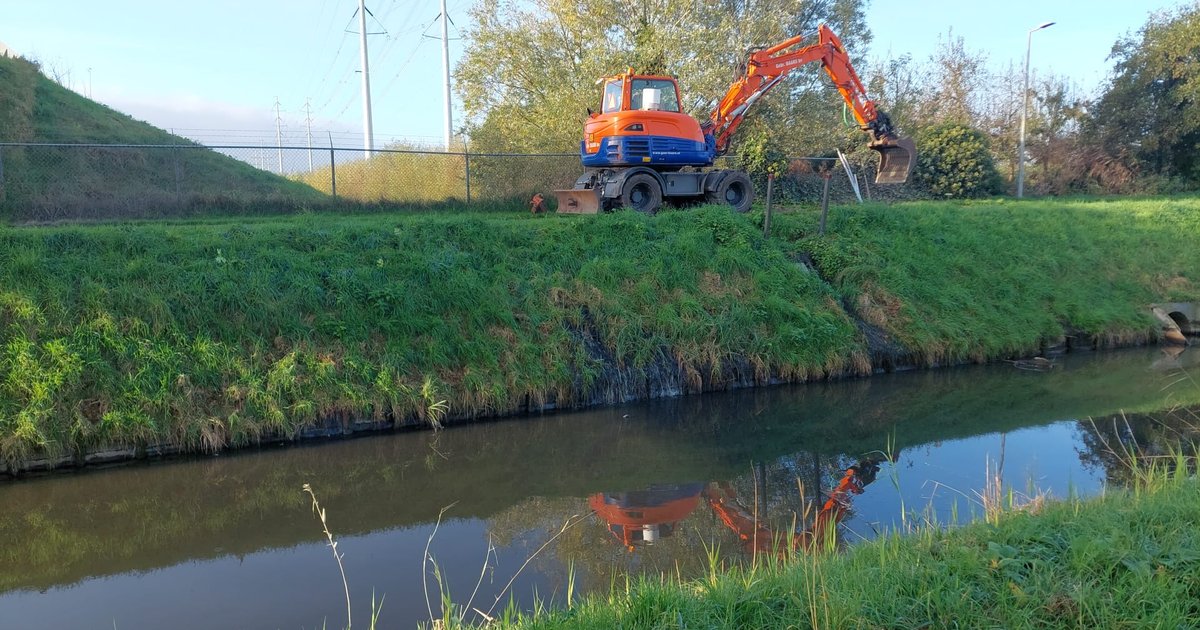 Persleidingbreuk Venneperweg in Beinsdorp