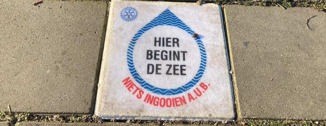 tegel hierbegintdezee